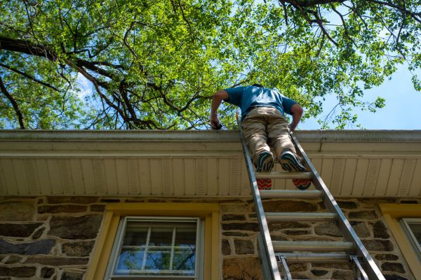 Industrial Gutter Cleaning in Johnson City